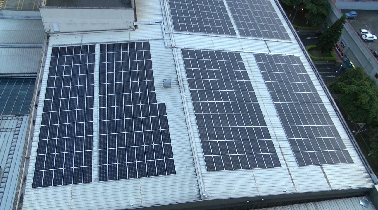 Más de mil paneles solares instala el centro comercial Los Molinos