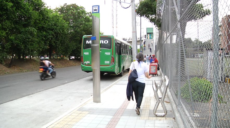 El Metro cuenta con un nuevo paradero de buses en el costado sur de la Estación Poblado