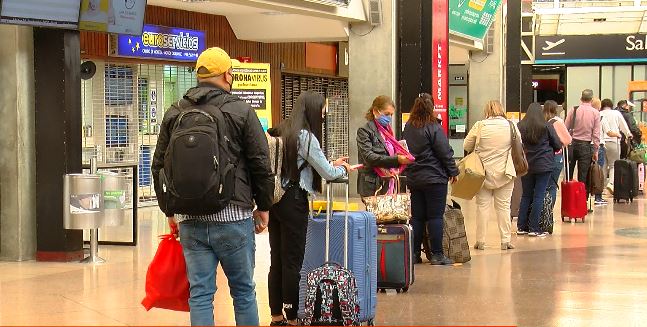 A partir de hoy viajeros deberán presentar la prueba PCR en los aeropuertos colombianos