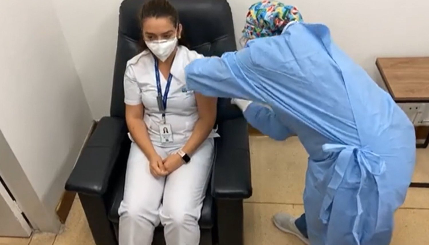 “Vacuna ha disminuido contagios graves y muertes en personal salud”: MinSalud