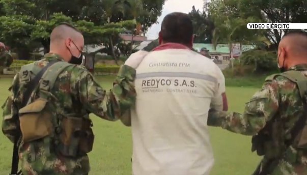 Ejército rescata a tres campesinos en zona rural de Buriticá