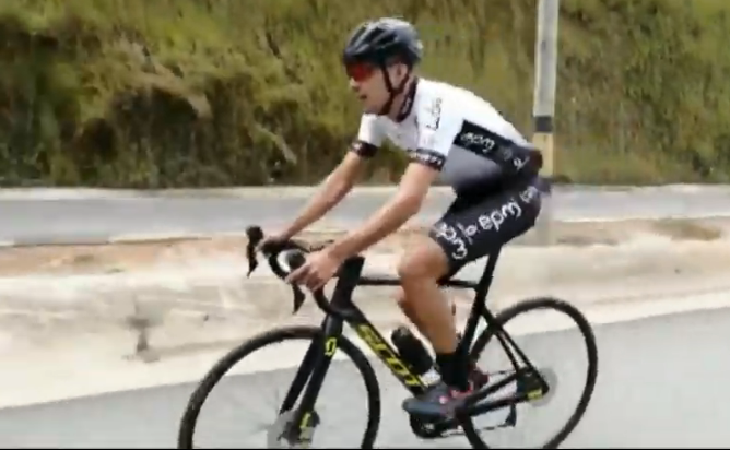 El ciclista Juan Pablo Suárez se prepara para la Vuelta a Colombia