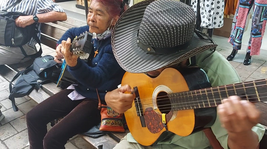 La música de antaño se escucha en el centro de Medellín