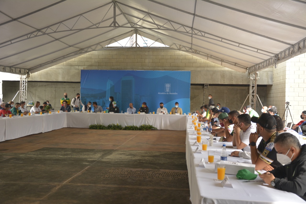 Medellín: sede de la Cumbre Nacional de Barras Colombianas por la Convivencia