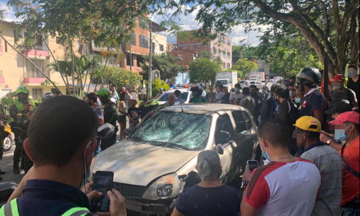Presunto fletero atropelló a varias personas en huida en Medellín