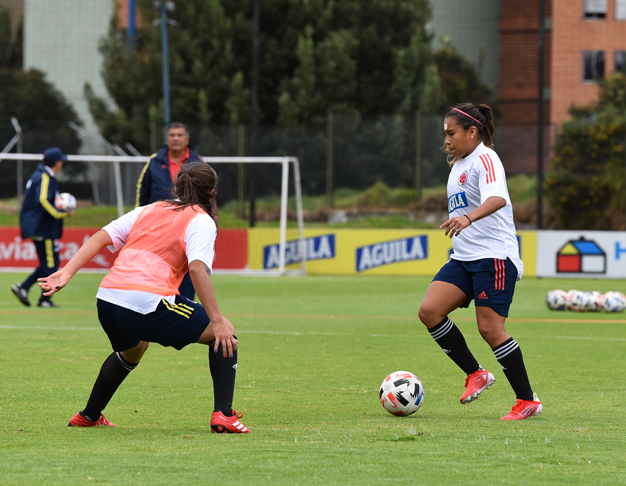 Selección Colombia Femenina viajó a México para amistoso internacional.