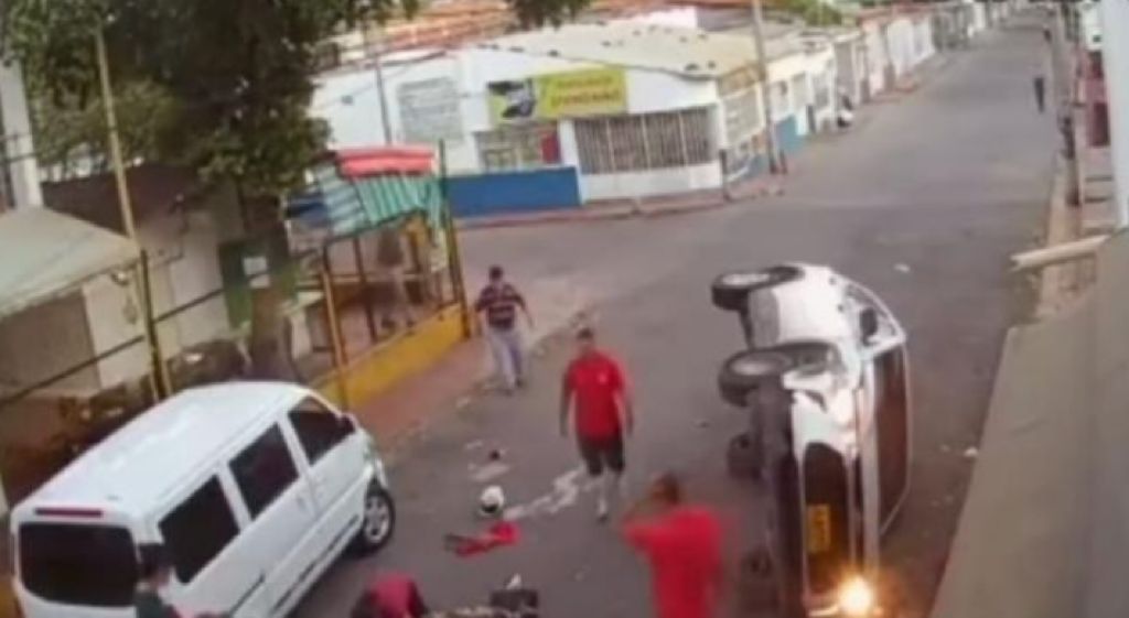 (Video) Sacerdote borracho atropelló a mujer en Cúcuta