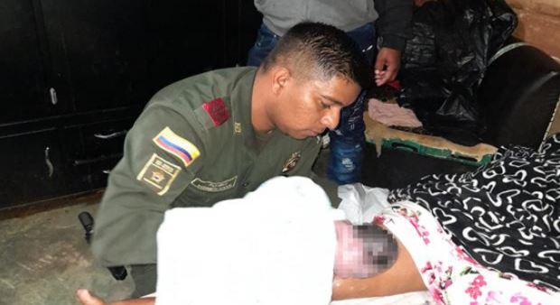 (Video) Patrullero de la Policía atendió parto en una vivienda
