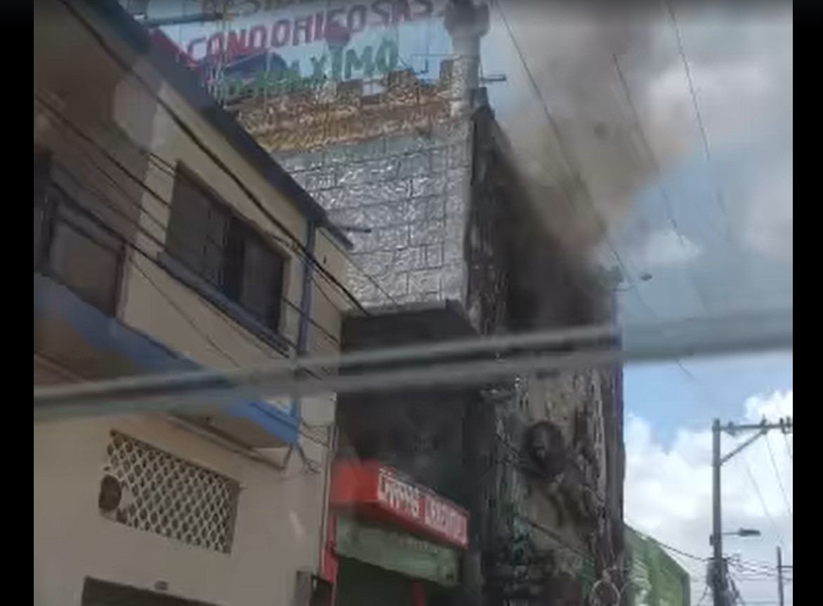 (Video) Reportan incendio en motel con temática de Condorito
