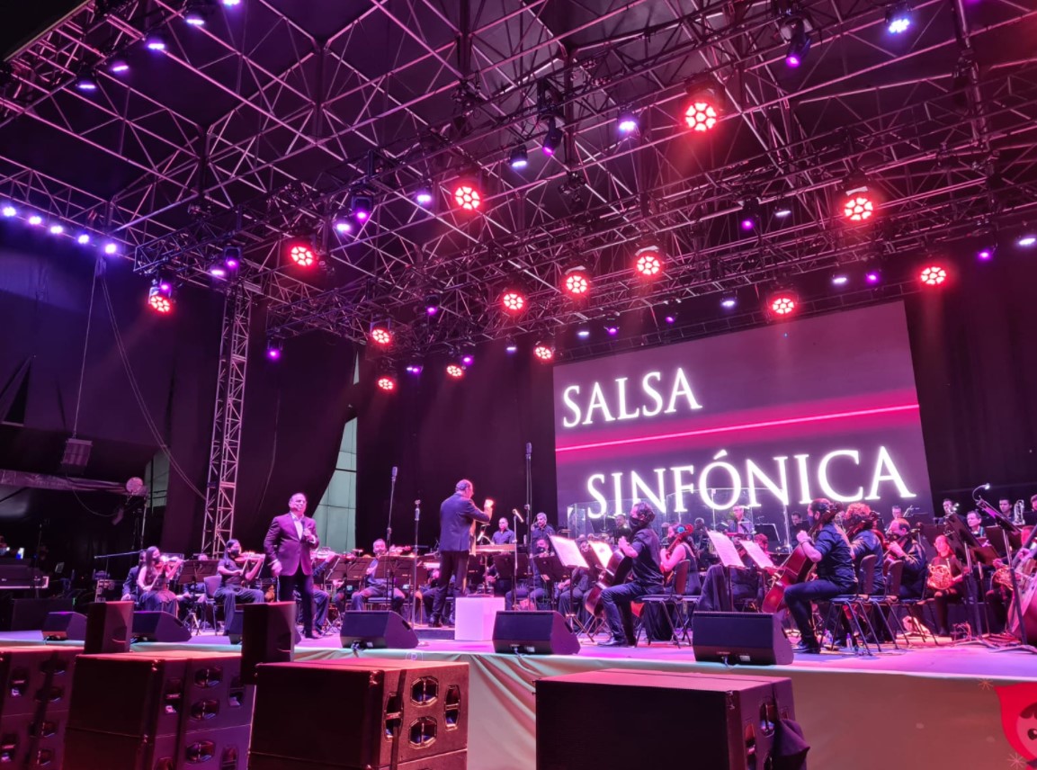 Gilberto Santa Rosa iluminó a Medellín con su canto
