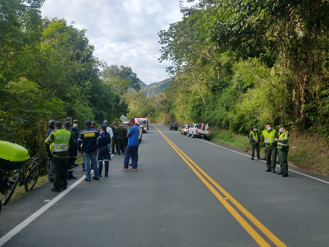 Vehículo cayó al río Cauca con cuatro personas a bordo