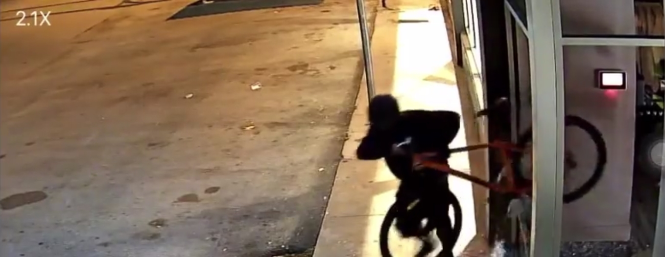(Video) Hurtaron bicicleta de tienda de Rigoberto Urán