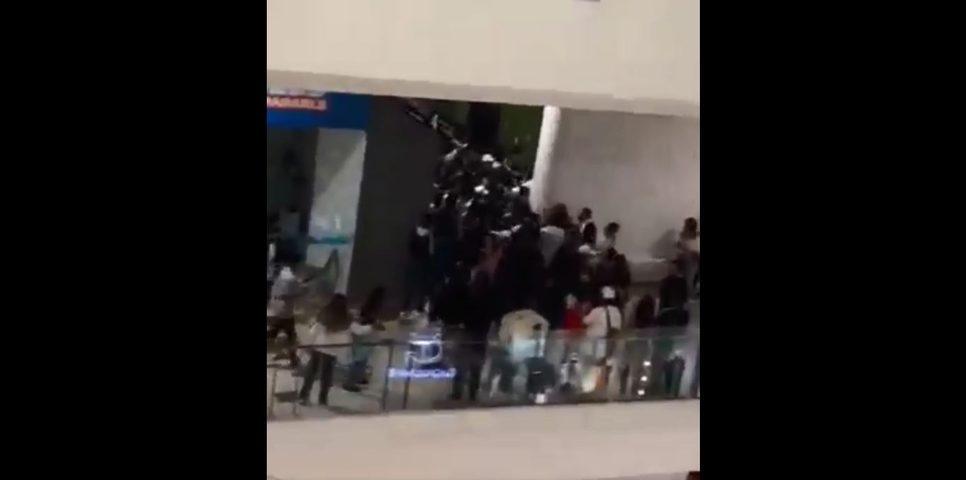 Disturbios en centro comercial de Bello