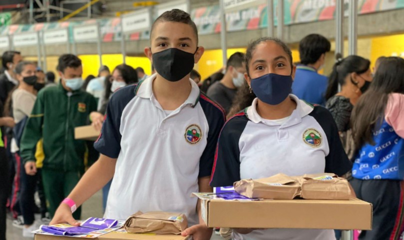 5.500 niños reciben hoy los ‘Computadores Futuro’ en Medellín