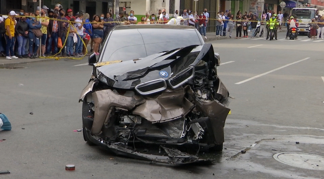 Libertad a mujer acusada de arrollar a un vigilante en Medellín