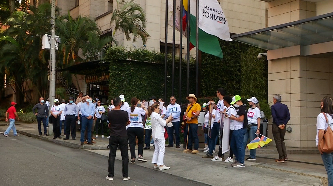 Con poca asistencia, comité revocatorio protestó en Medellín