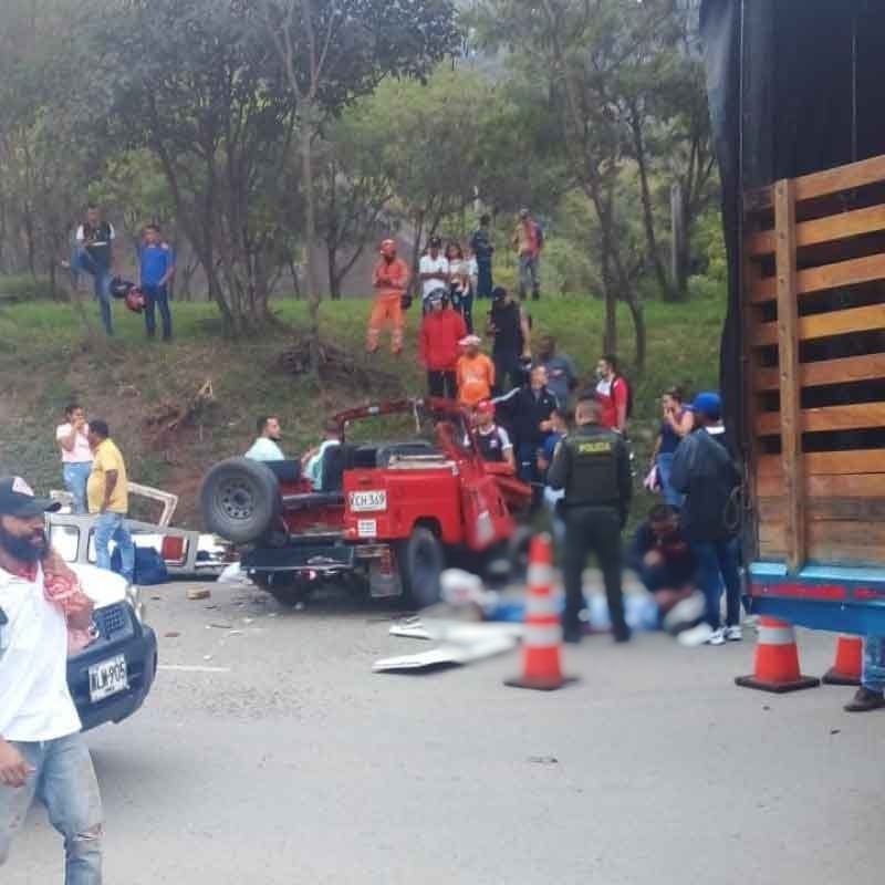 (Fotos) Once lesionados en accidente de un campero en Girardota