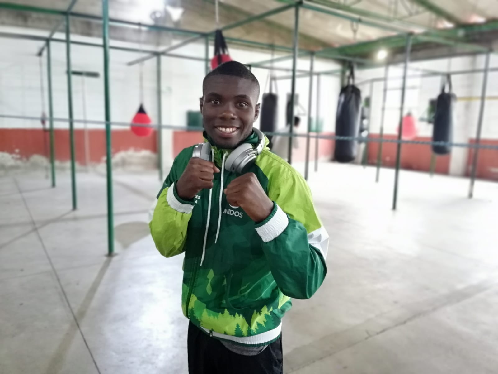 Yuberjen Martínez se muda a Medellín y se prepara para el debut profesional