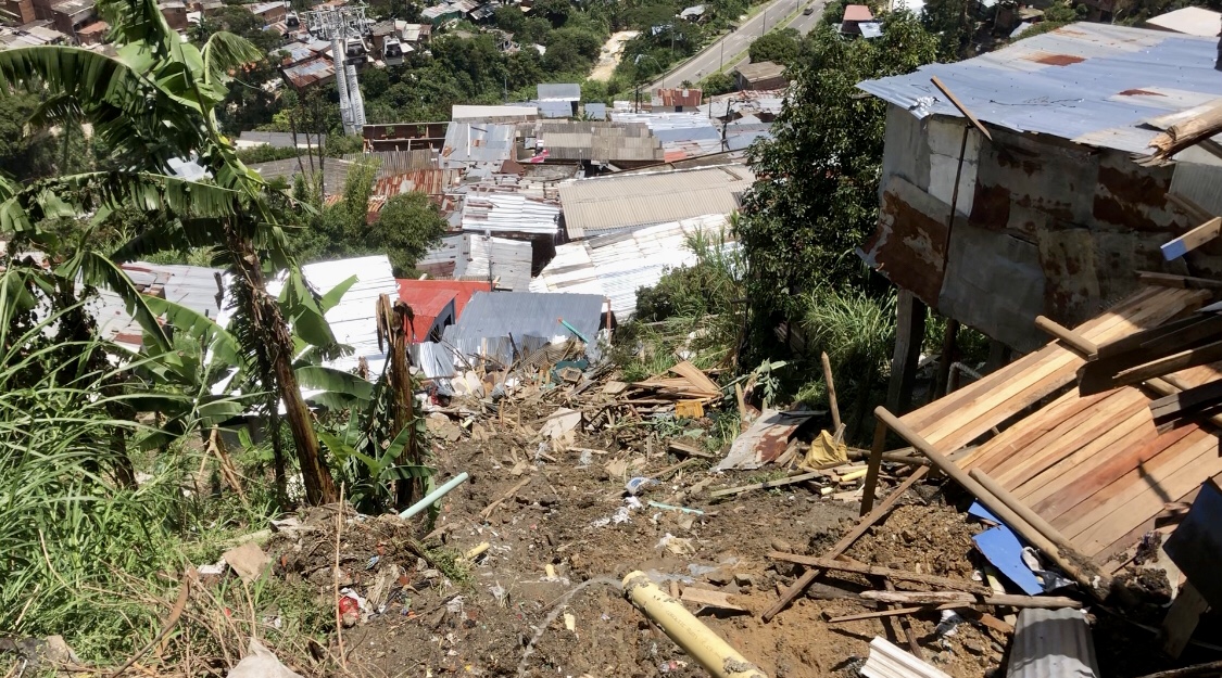 Cuatro casas colapsadas y cuatro con orden de evacuación en Olaya Herrera