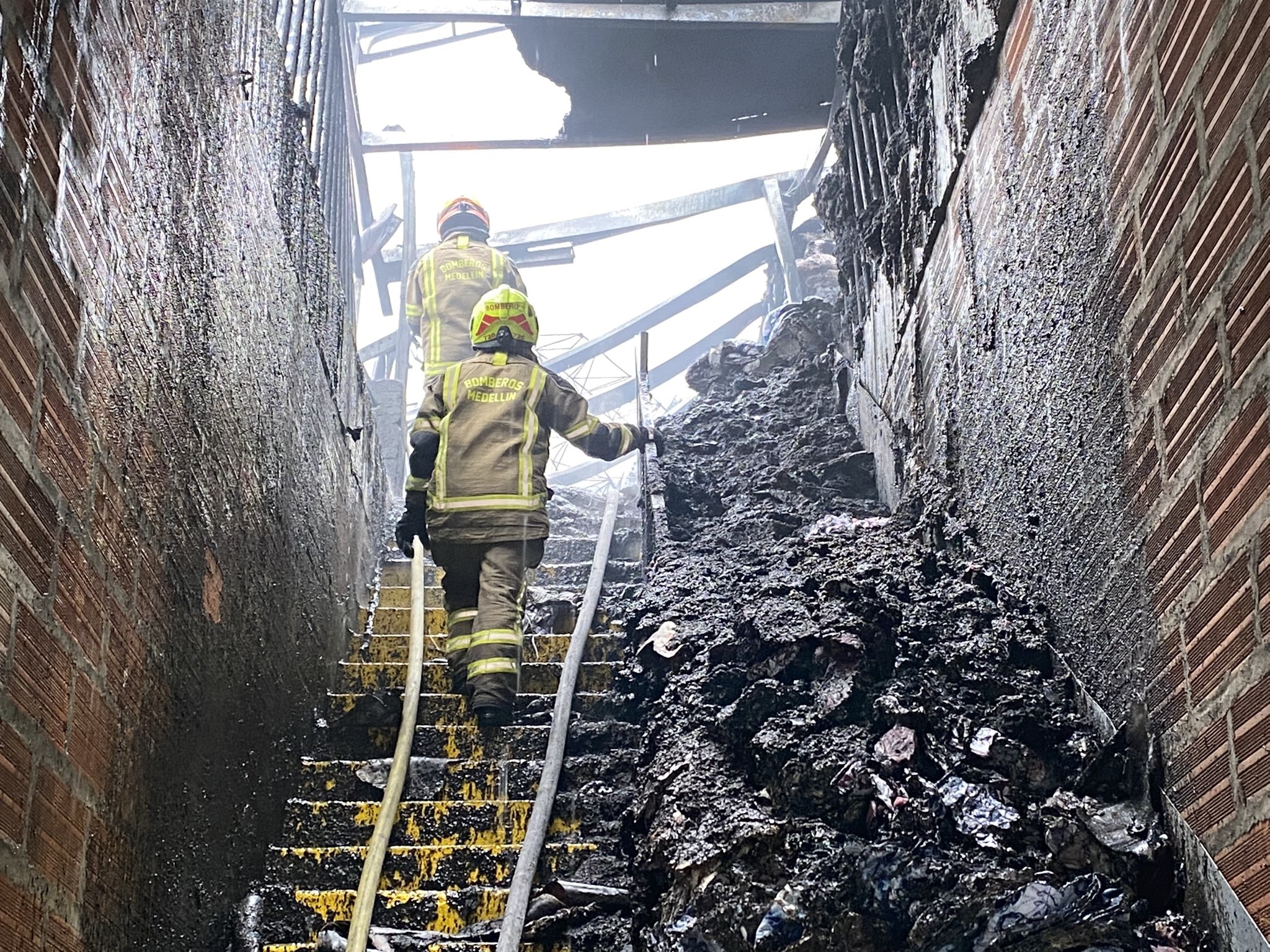 Tres personas lesionadas y una mascota fallecida dejó incendio en El Chagualo