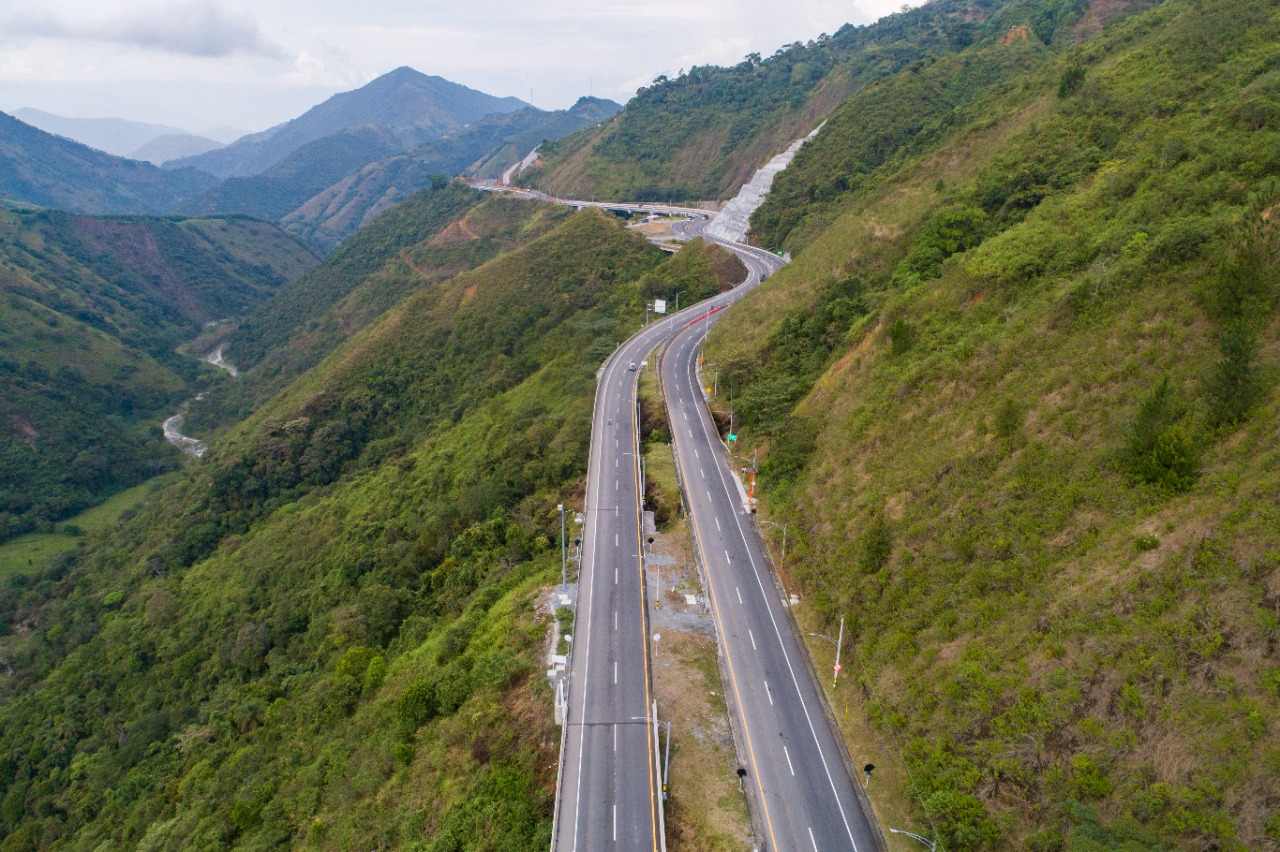 Entregan nuevo tramo de las Autopistas 4G en el Occidente de Antioquia