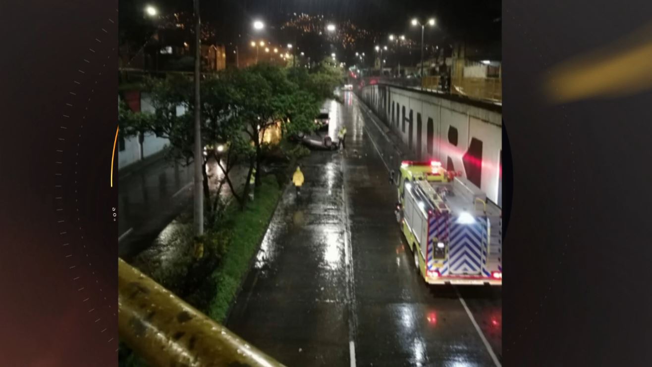 Un muerto y tres peatones heridos en accidente de tránsito en el Centro de Medellín