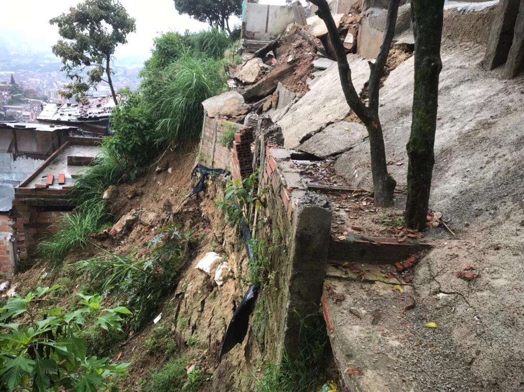 Doce familias fueron desalojadas por riesgo de deslizamiento en Itagüí