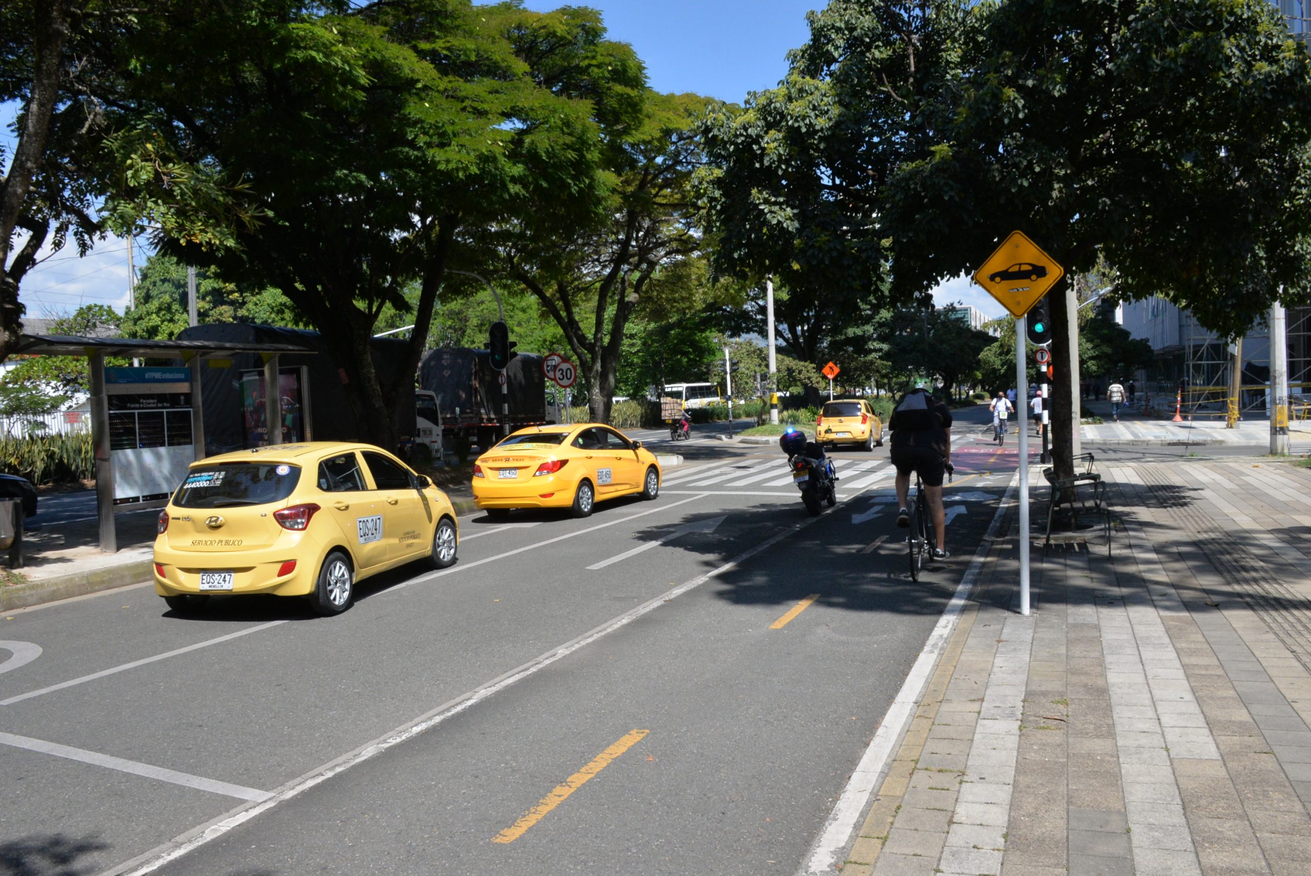 Desde el 7 de marzo se reanuda el pico y placa para taxis en Medellín