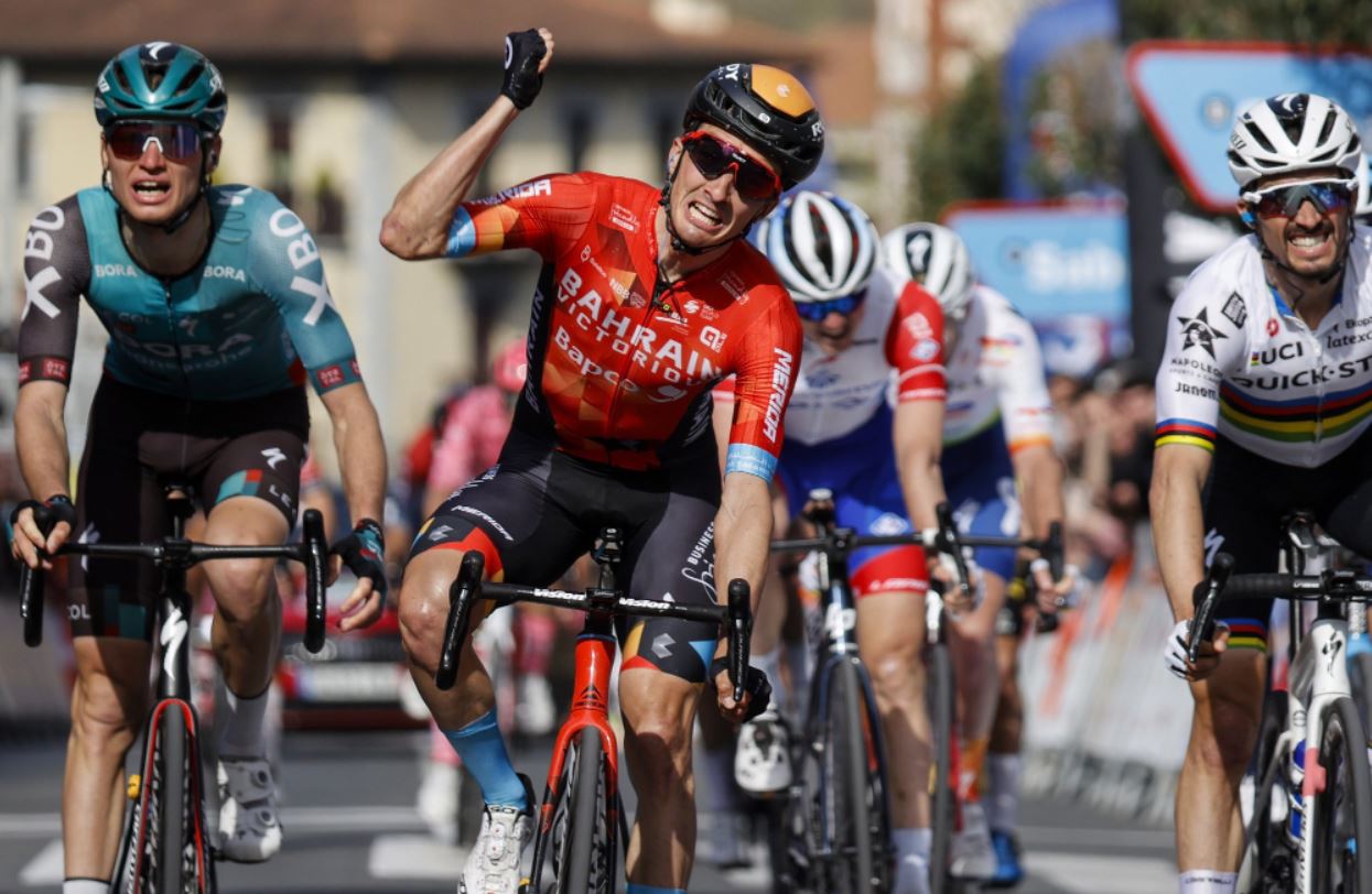 Rigoberto Urán y Daniel Martínez, protagonistas en tercera etapa de Vuelta al País Vasco