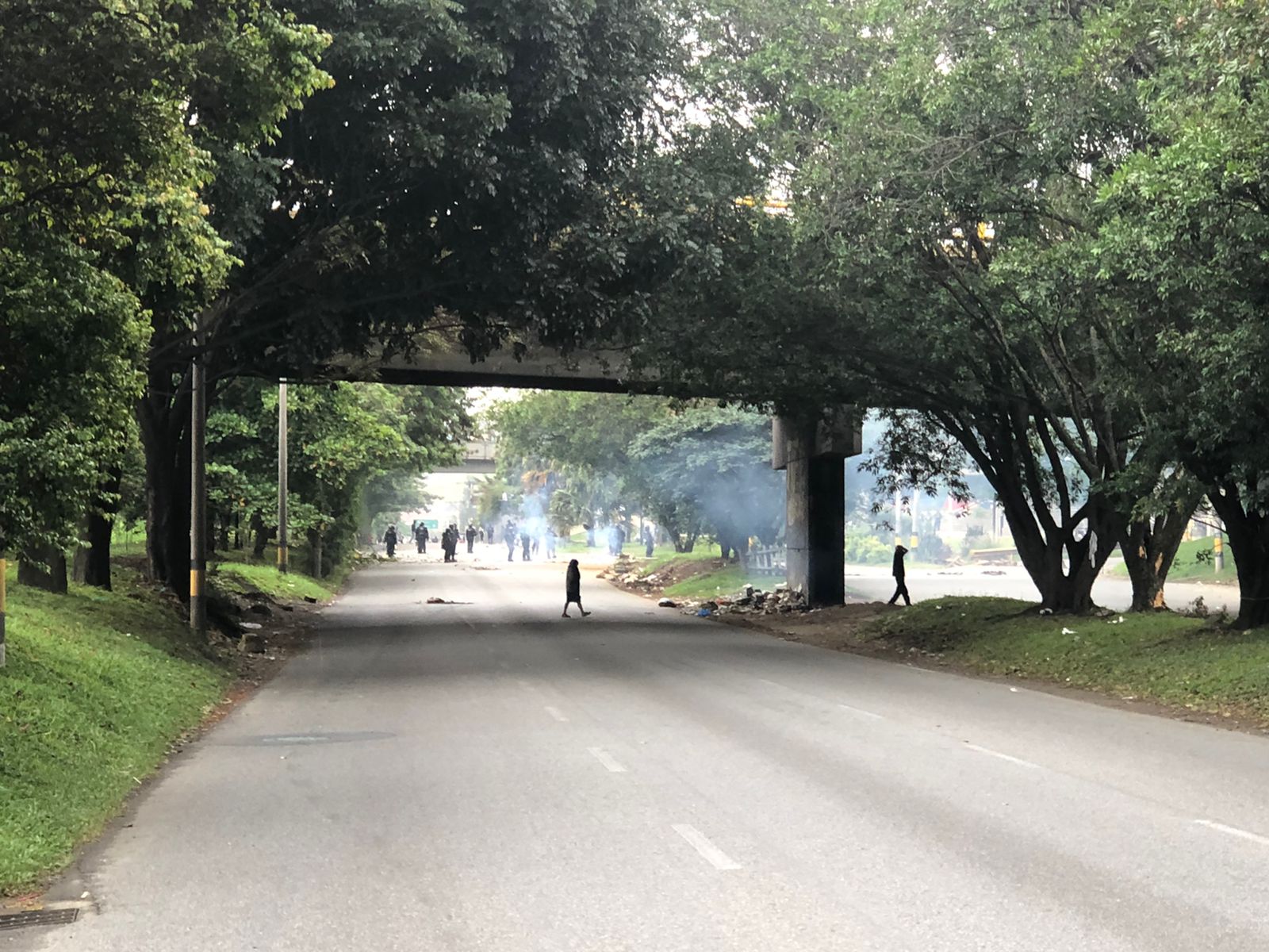 Avenida Regional, bloqueada por manifestación ciudadana