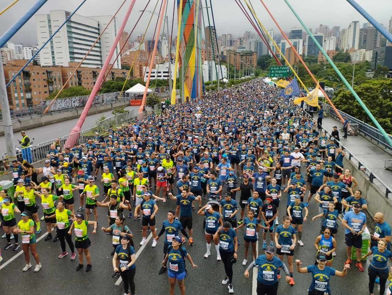 Miles de atletas participaron de Corre Mi Tierra en Medellín