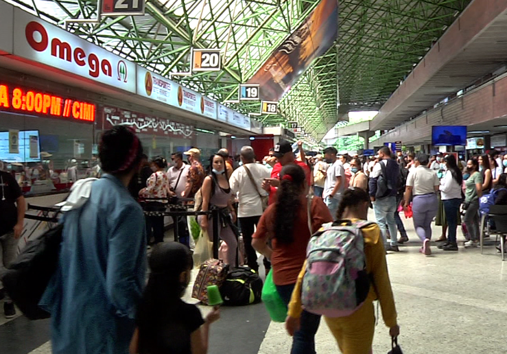 Congestión en las terminales de transporte terrestre por falta de tiquetes