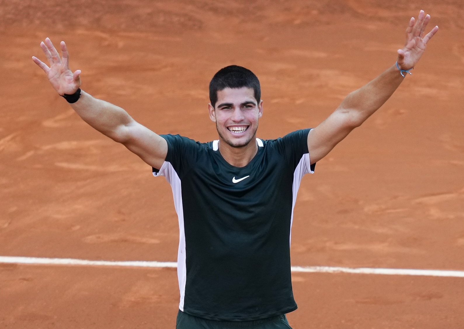 Alcaraz, el adolescente que eliminó a Nadal, a Djokovic y va por el Madrid Open