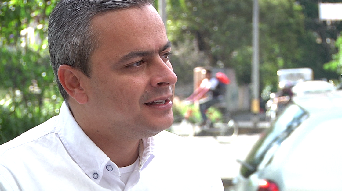 ¿Quién es Juan Camilo Restrepo, el alcalde encargado de Medellín?