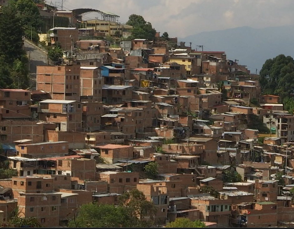 Medellín lidera reducción de la pobreza en el país según informe del DANE