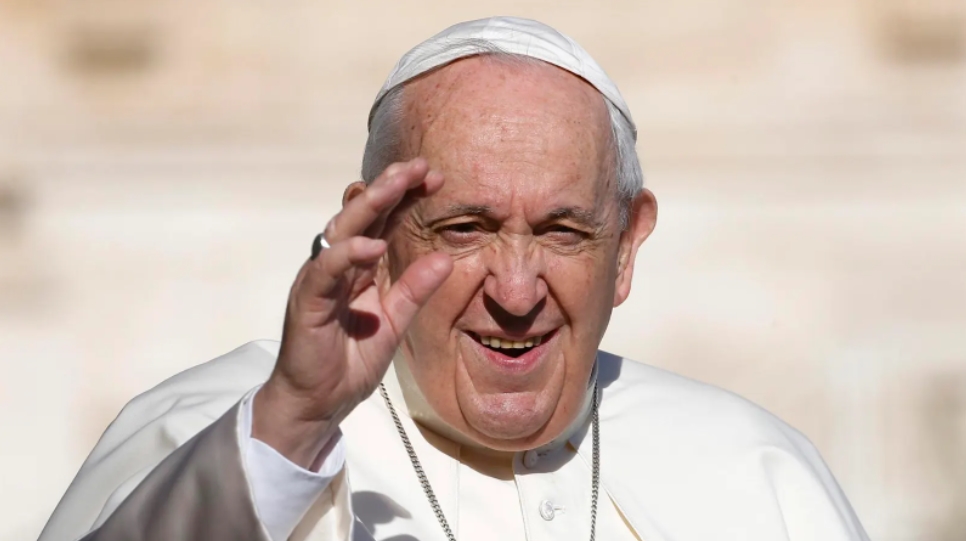Hospitalizan en Roma al papa Francisco