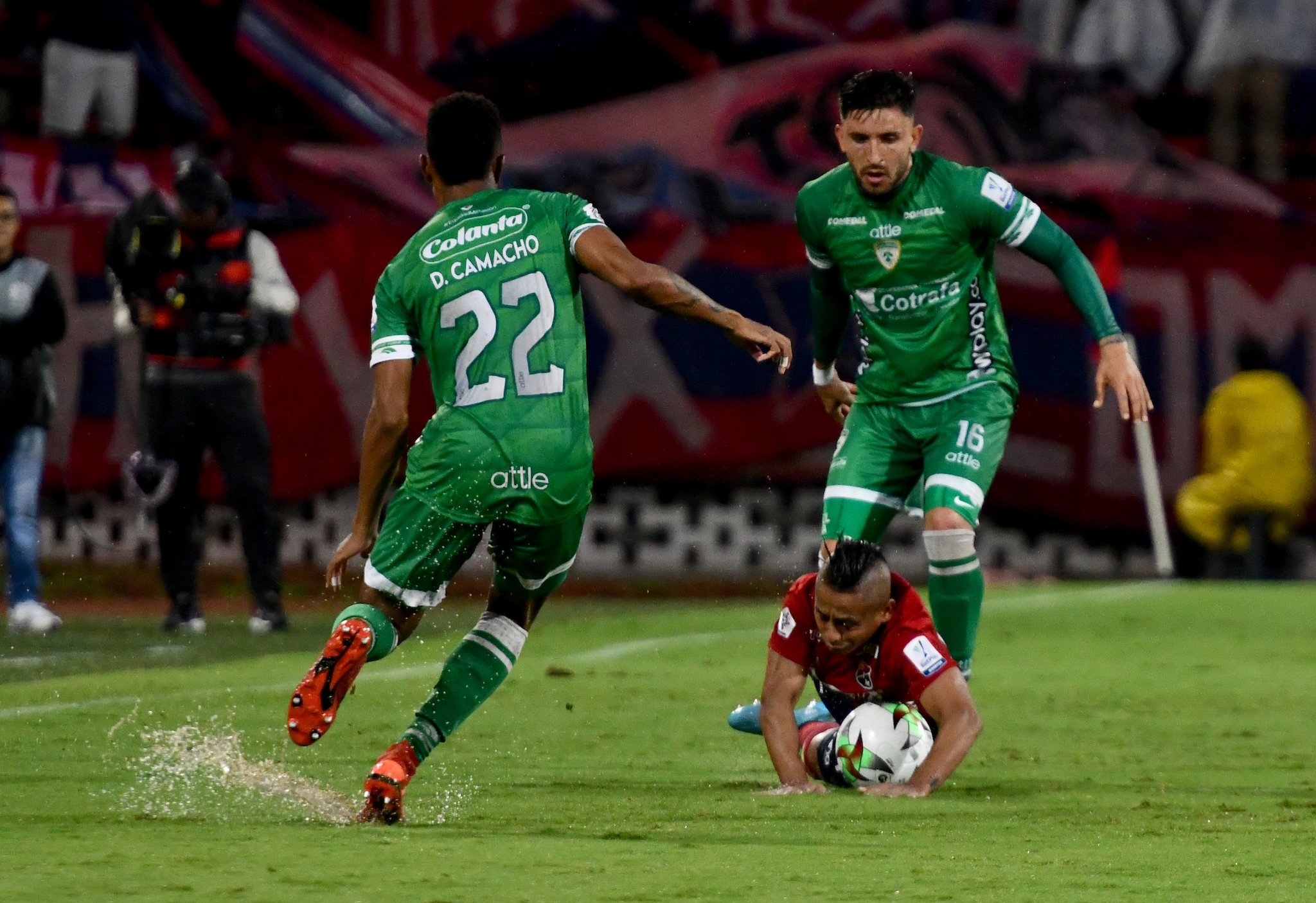 Con un Vladimir Hernández inspirado, Independiente Medellín le ganó a Equidad 2-0