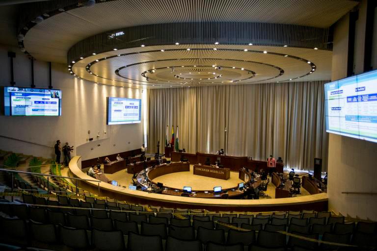 Por tercera oportunidad el Concejo de Medellín debate venta de acciones de EPM en UNE