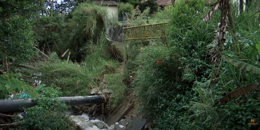 Creciente de quebrada La Aguadita tiene en alerta al Colegio Normal Superior