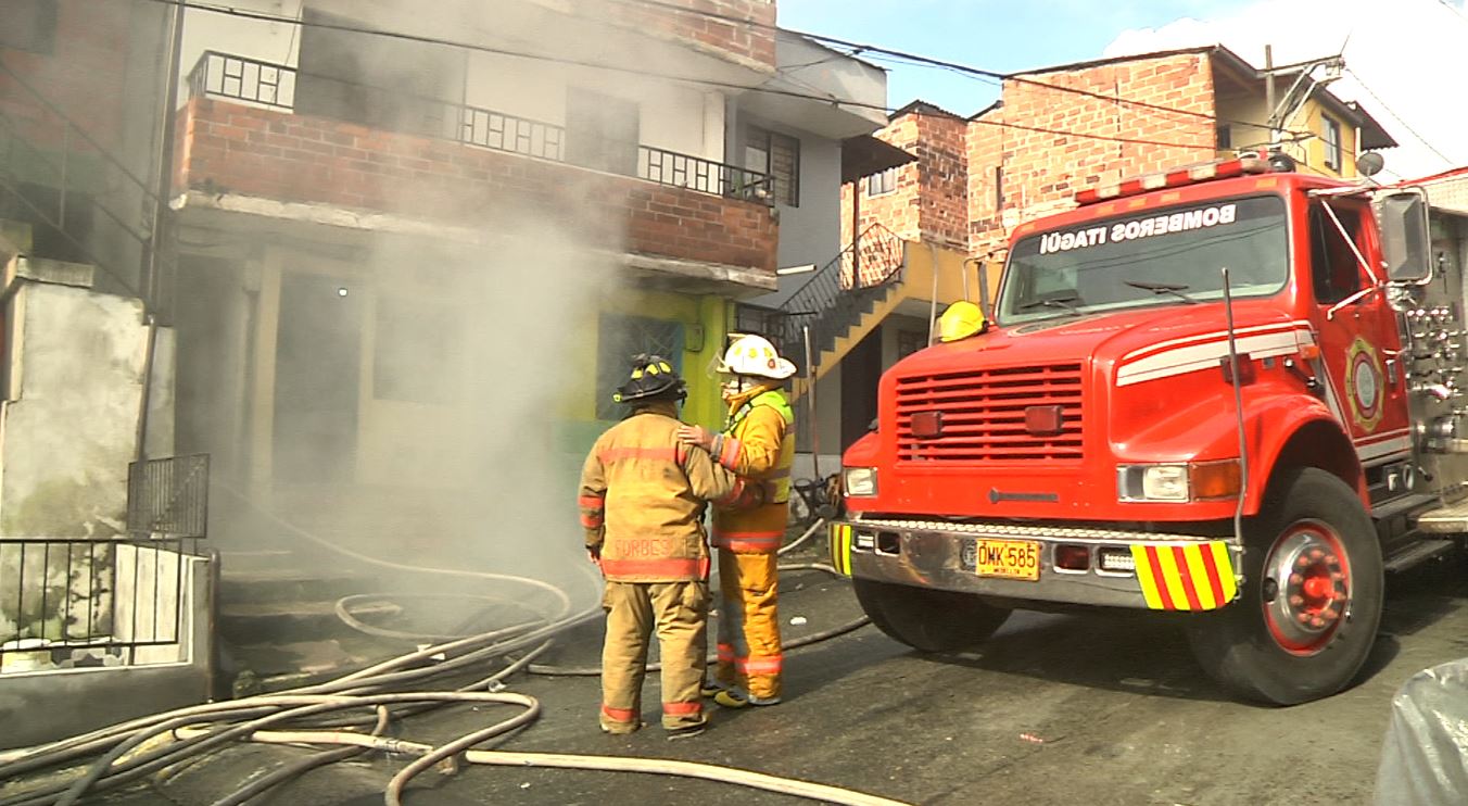 Incendio en el barrio San Francisco, en Itagüí, no dejó lesionados