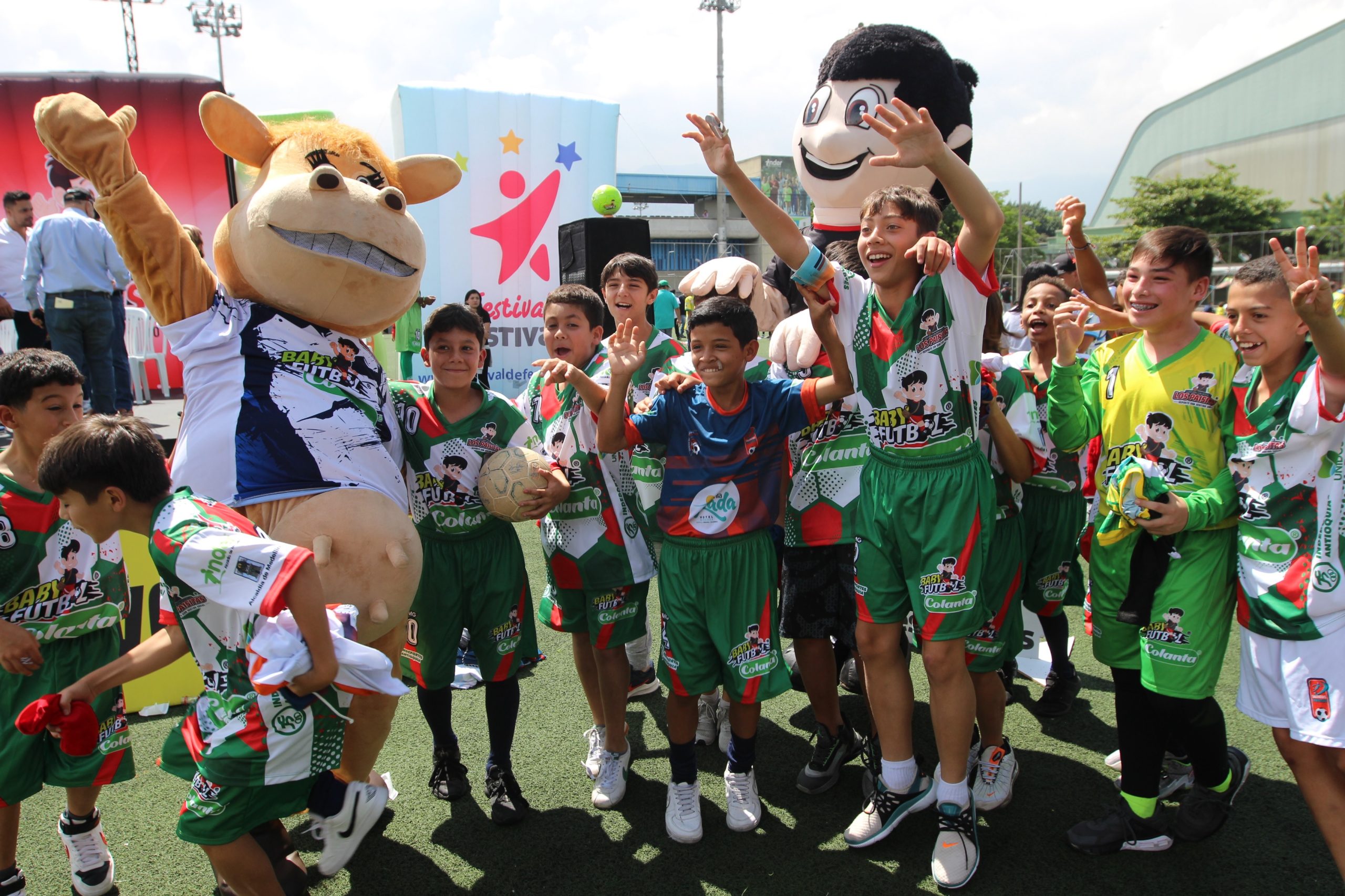 Más de 2 mil niños ya tienen uniformes para el Preselectivo del Babyfútbol
