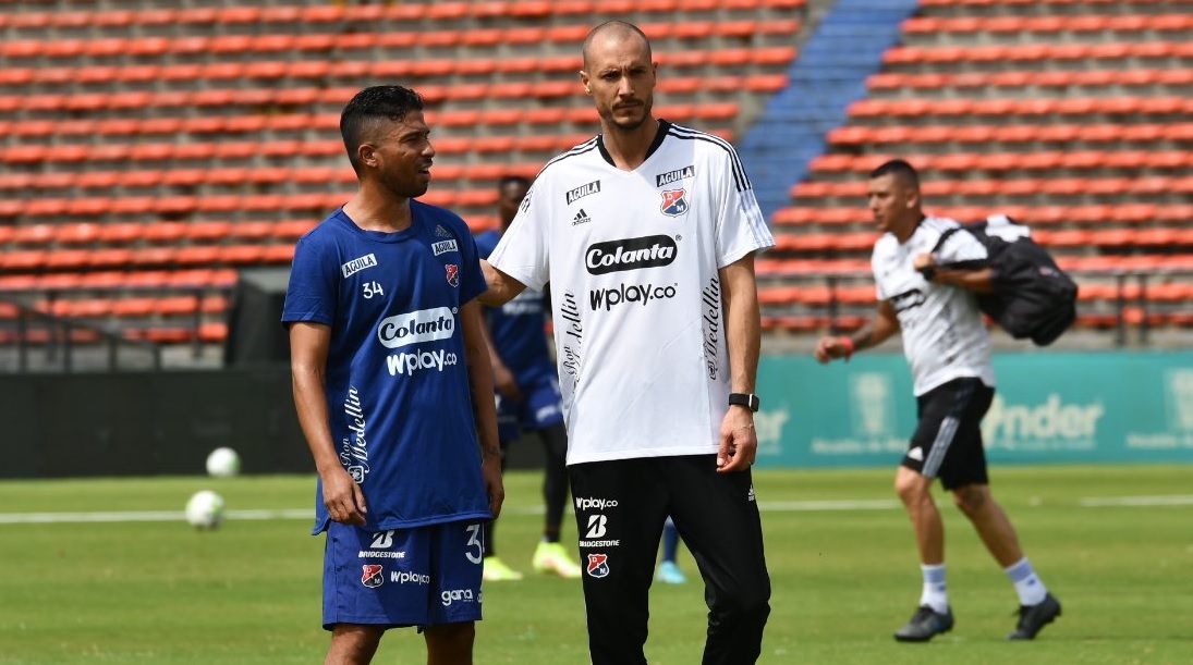 Novedades del primer entrenamiento de David González con el Medellín