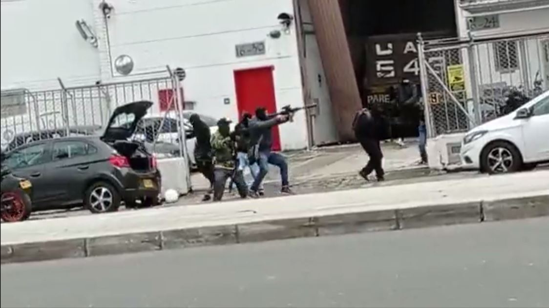 Ladrones de motos participaron en hurto a comercializadora de oro