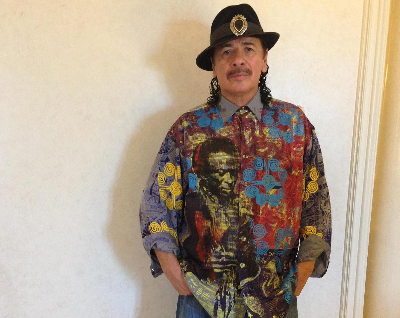Guitarrista Carlos Santana se desplomó en plena presentación en Estados Unidos