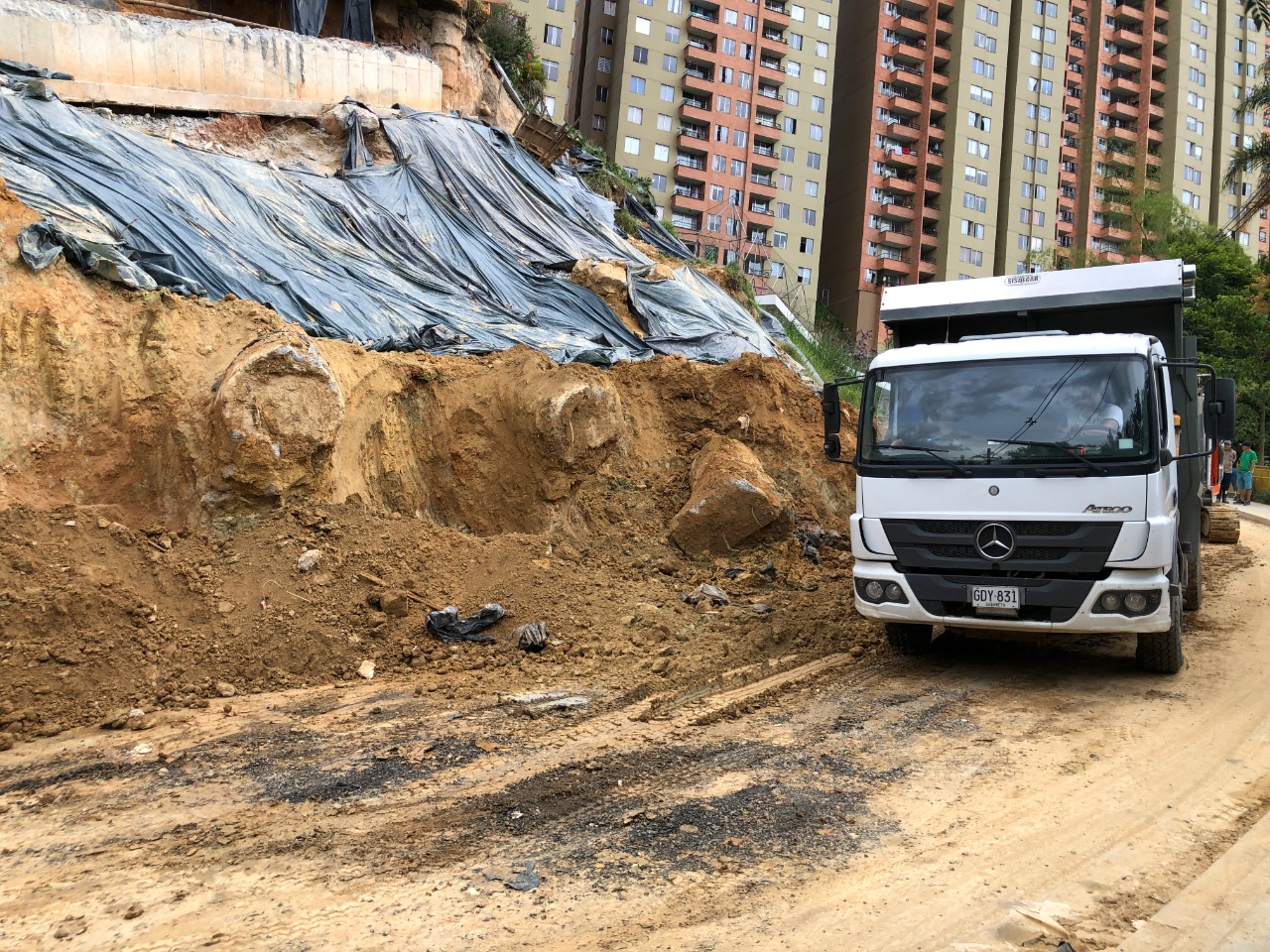 Habilitan paso un carril para vehículos particulares en Rodeo Alto