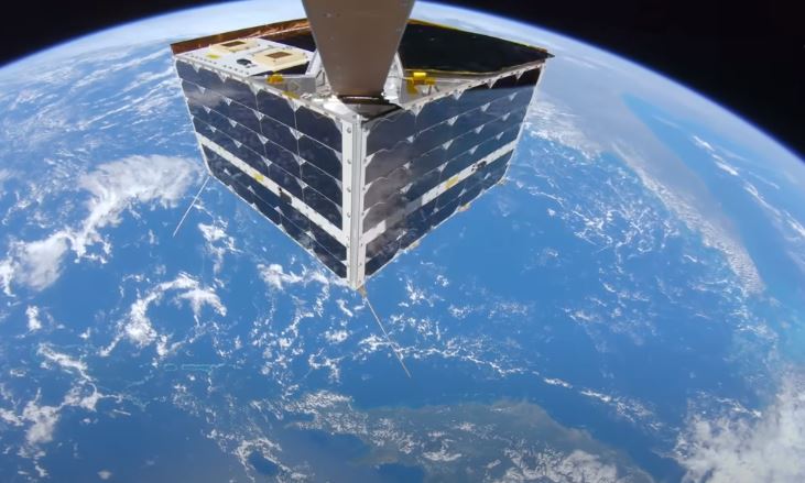 ¡Impresionante! captan la primera selfie del planeta tierra desde el espacio