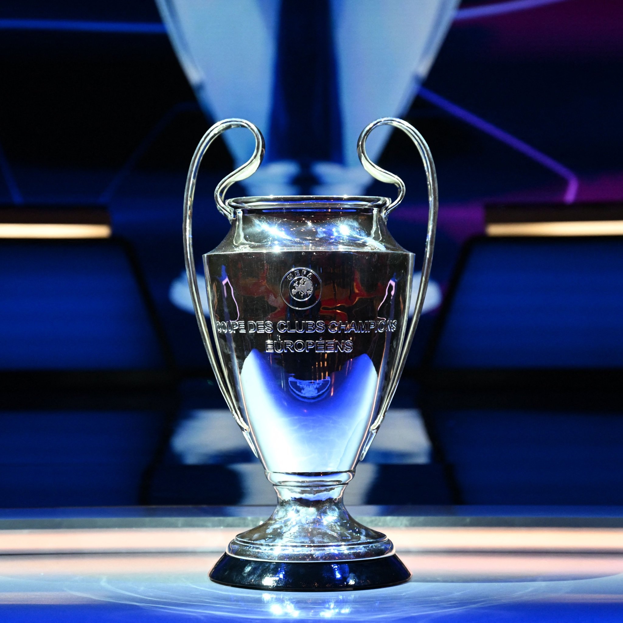 La Champions fue sorteada en Estambul, Ancelotti homenajeado