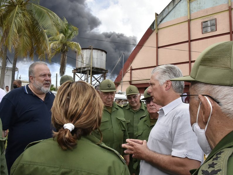 Sigue crítica la lucha contra el fuego en Matanzas, Cuba