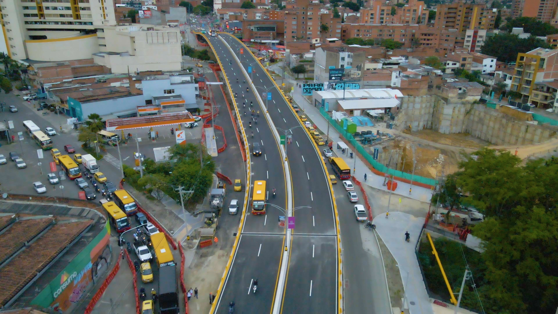 Vecinos de San Juan con la 80 están felices con el nuevo puente vehicular