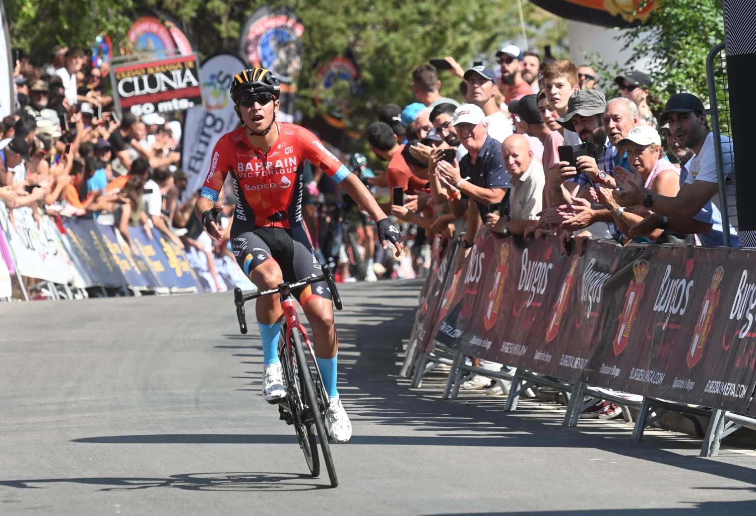 Buitrago ganó en Vuelta a Burgos y es líder. Higuita se cayó en Polonia pero no perdió el primer lugar